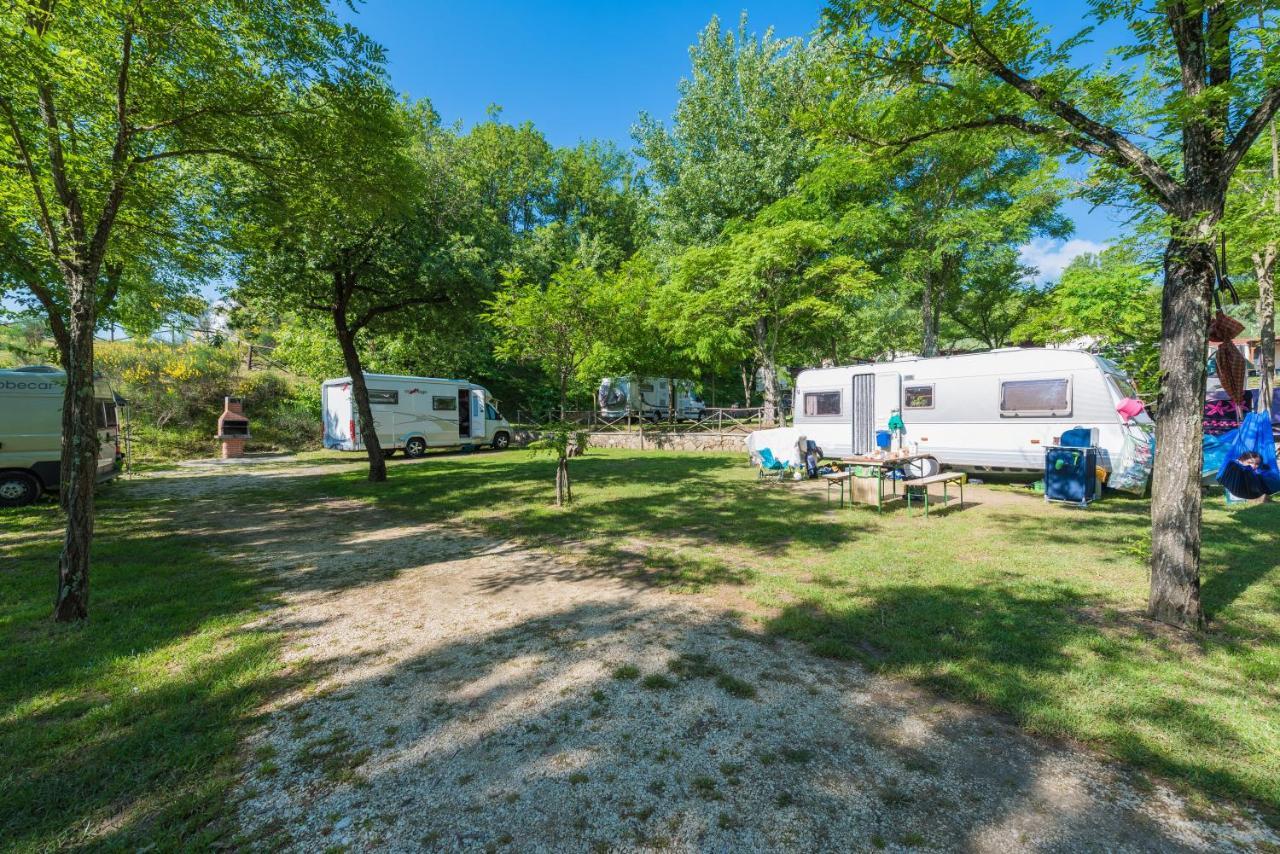 Camping Village Il Poggetto Troghi Экстерьер фото