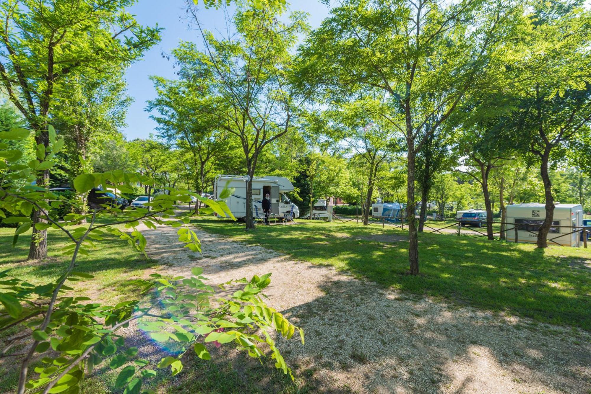 Camping Village Il Poggetto Troghi Экстерьер фото