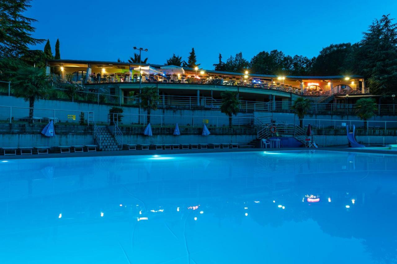 Camping Village Il Poggetto Troghi Экстерьер фото