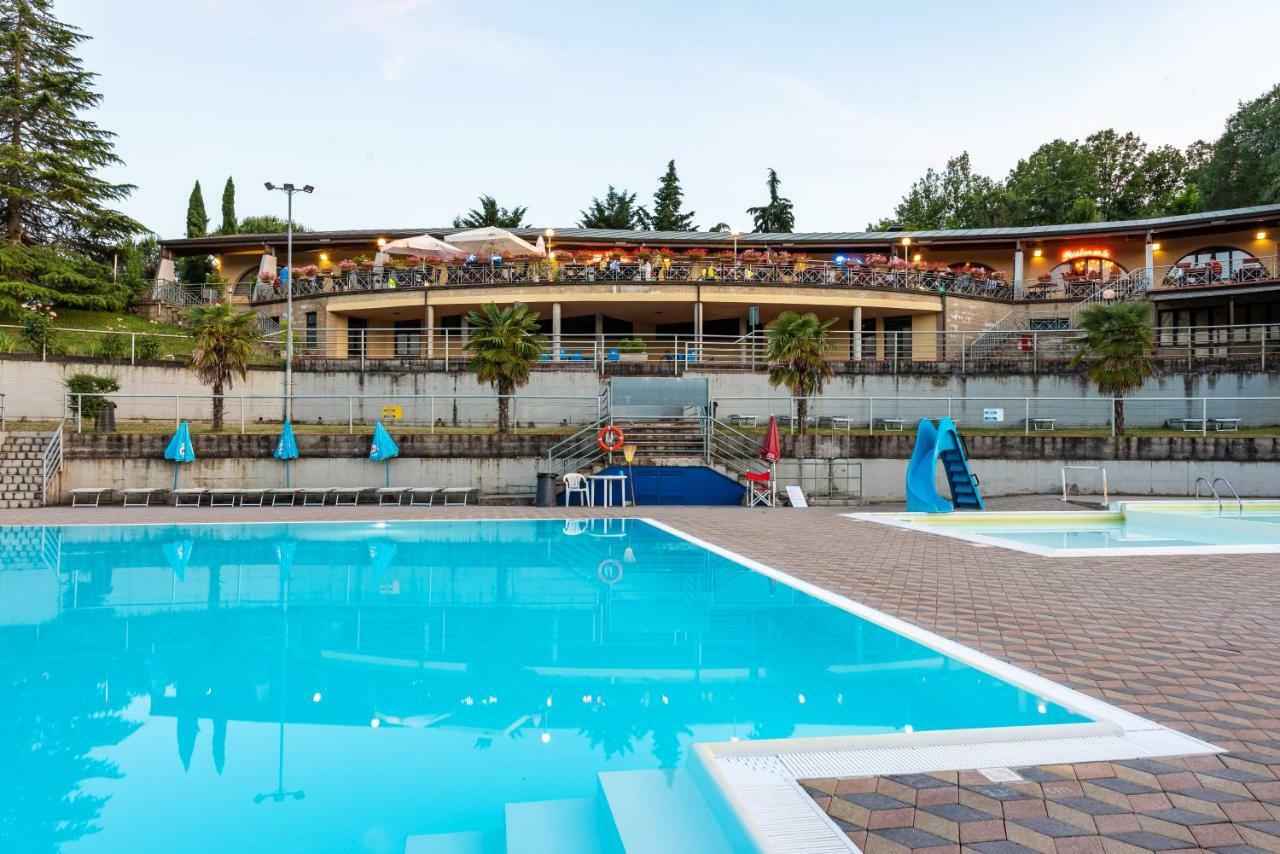 Camping Village Il Poggetto Troghi Экстерьер фото