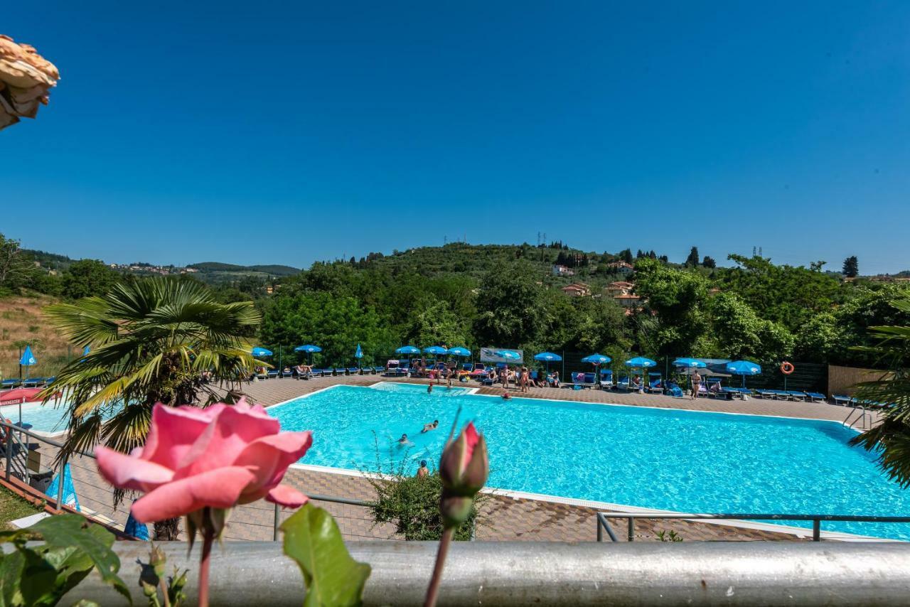 Camping Village Il Poggetto Troghi Экстерьер фото
